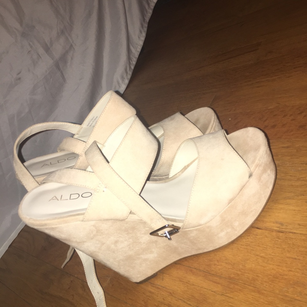 Aldo Size 9 wedges